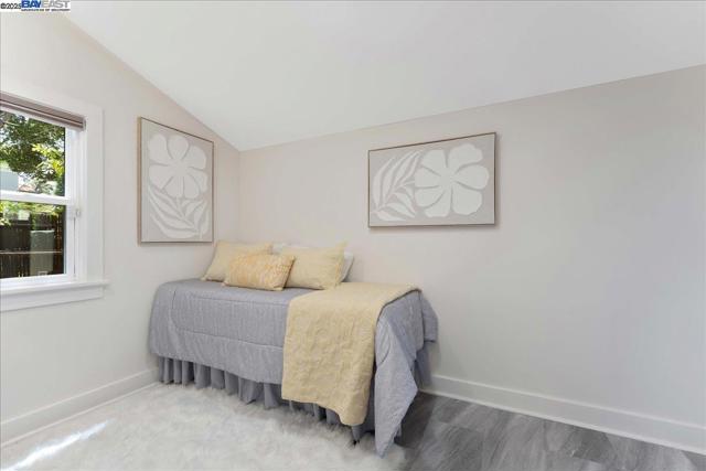 405 Kingsley Ave, Palo Alto CA: https://media.crmls.org/mediaz/565305d9-0cb0-40af-8b94-2abfd7f20038.jpg