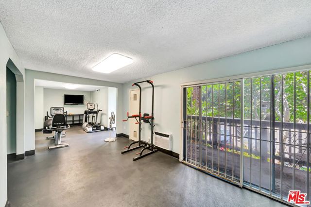 320 S Ardmore Avenue, Los Angeles CA: https://media.crmls.org/mediaz/56533736-9dd4-4d73-8c22-b6f85094aaa9.jpg