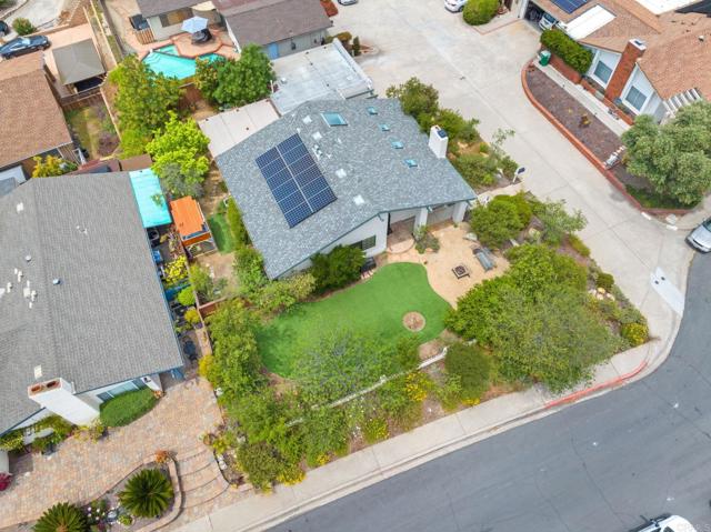 5550 La Cuenta Drive, San Diego CA: https://media.crmls.org/mediaz/565471b0-293f-434b-8e8c-1770c49209a8.jpg