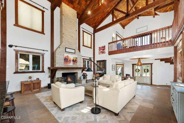 1203 Casa Grande Drive, Simi Valley CA: https://media.crmls.org/mediaz/565484eb-f0c2-4139-9d7b-c583bc1ac55b.jpg