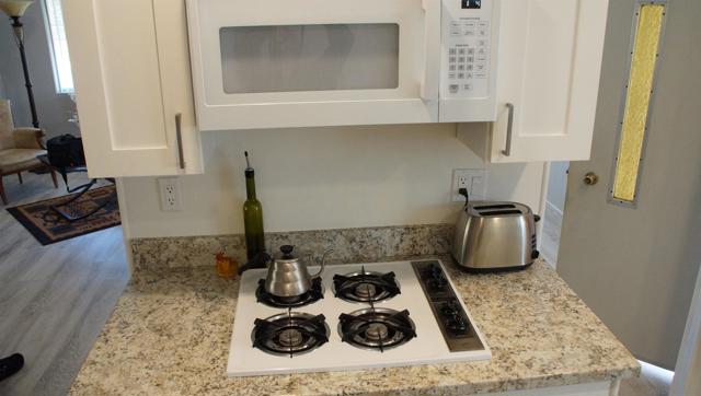 955 Howard Ave, Escondido CA: https://media.crmls.org/mediaz/5654b668-6889-48d3-a52a-cb542426a257.jpg
