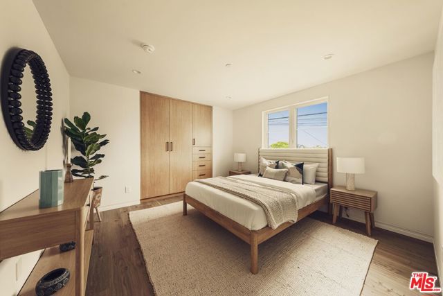 2114 Pier Avenue, Santa Monica CA: https://media.crmls.org/mediaz/5654c05d-eb7f-4f94-8508-80924f8aa5c2.jpg