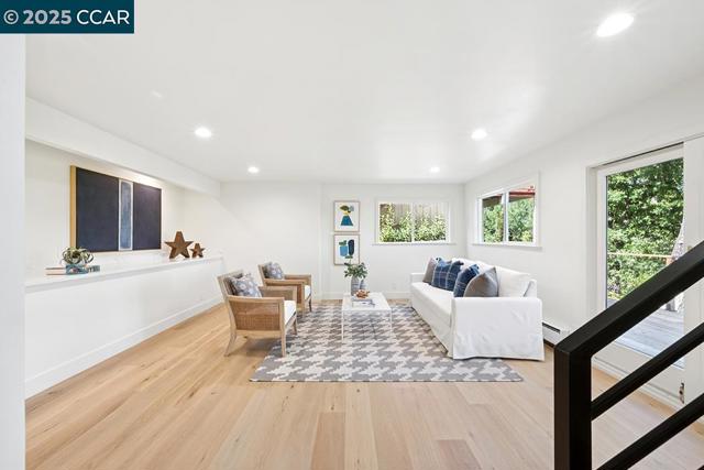 26 Berkeley Ave, Orinda CA: https://media.crmls.org/mediaz/5654c163-c723-4661-92a6-3105fdea2671.jpg