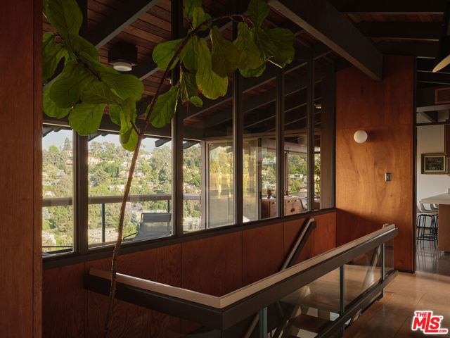 2052 Mayview Drive, Los Angeles CA: https://media.crmls.org/mediaz/5654de4f-6ba5-4234-9899-ec98c6500b84.jpg