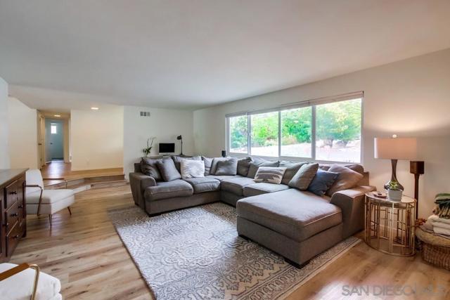 16820 Orchard Bend Rd, Poway CA: https://media.crmls.org/mediaz/5655154b-d847-497d-a75e-57c75a637626.jpg