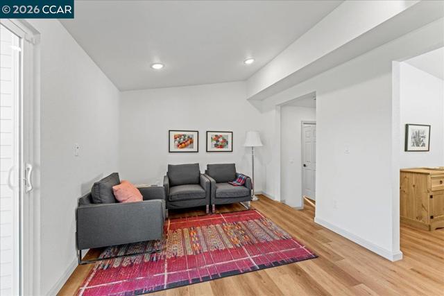 5169 Concord Blvd, Concord CA: https://media.crmls.org/mediaz/565592c2-f57e-4f29-b4bf-63767701a0ec.jpg