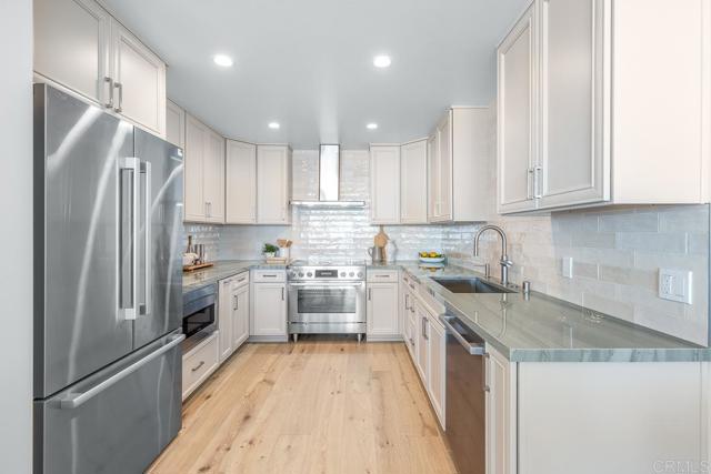 Detail Gallery Image 11 of 52 For 707 S Sierra Ave #5,  Solana Beach,  CA 92075 - 3 Beds | 2 Baths