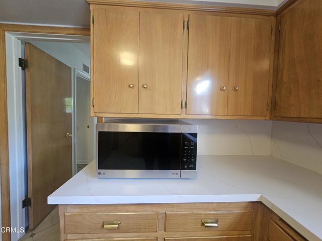 Detail Gallery Image 11 of 27 For 1404 Shady Glen Rd, Glendale,  CA 91208 - 4 Beds | 3 Baths