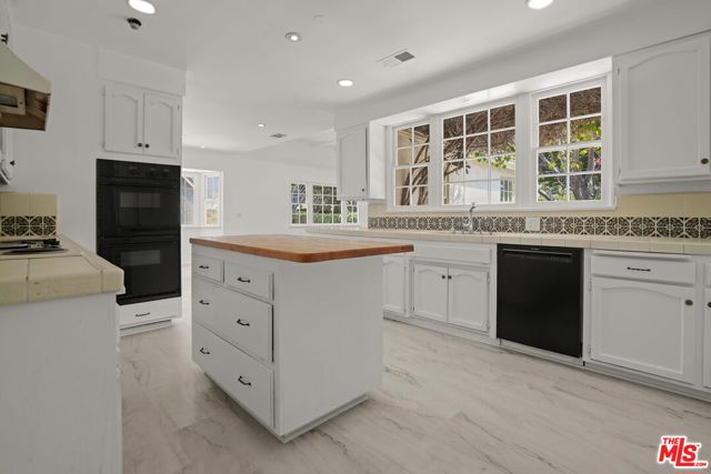 457 15th Street photo 8