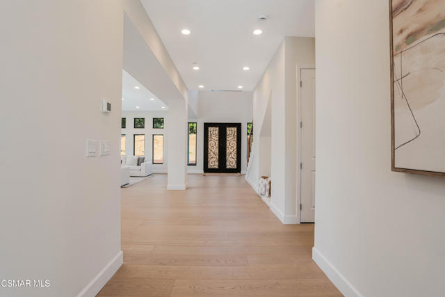 252 Capri Drive, Simi Valley CA: https://media.crmls.org/mediaz/56563dc2-34da-4e72-926b-be04316d36aa.jpg