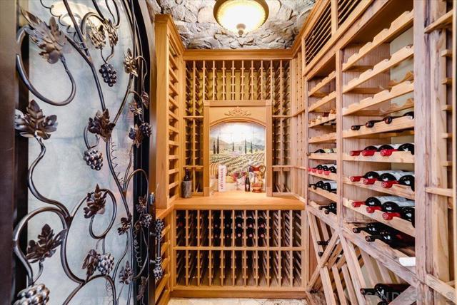 15397 Rock Creek Ln, El Cajon CA: https://media.crmls.org/mediaz/5657b8c0-2f55-4c94-9c78-db150a81cbdf.jpg