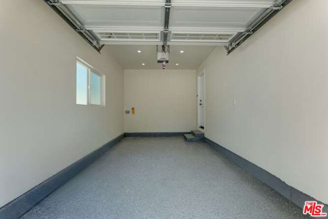7444 Ostrom Avenue, Van Nuys CA: https://media.crmls.org/mediaz/5657e111-9235-46e6-bfb3-216bf9d09e33.jpg