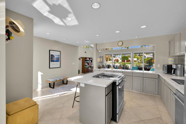 246 E Avenida Granada, Palm Springs, CA 92264