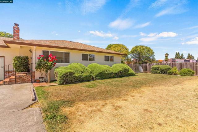 4045 Hoen Ave, Santa Rosa CA: https://media.crmls.org/mediaz/565975a8-f9a9-4d66-9073-2cefdb056084.jpg