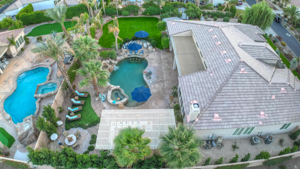 https://media.crmls.org/mediaz/56598d9b-7b0e-47be-af9d-33d37f13c718.jpg?preset=X-Large