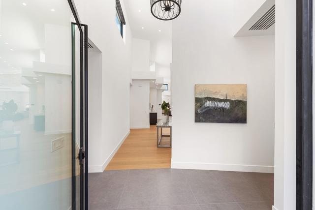 3 Siena Vista Court, Rancho Mirage CA: https://media.crmls.org/mediaz/565991fb-675f-4bce-a643-83e4d811b0c3.jpg