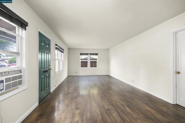 2656 Garden Ave, Concord CA: https://media.crmls.org/mediaz/5659da85-4a0e-410c-8074-c54d84c1624b.jpg