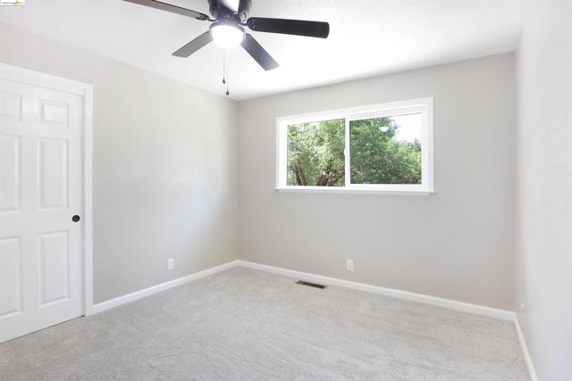 2921 Anderson Ln, Brentwood CA: https://media.crmls.org/mediaz/5659e2d7-bf53-4832-a5a2-5d60f427b060.jpg
