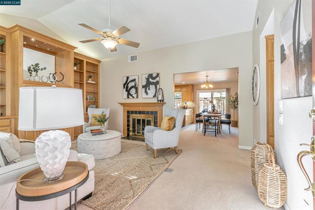 812 Royal Ann Ln, Concord CA: https://media.crmls.org/mediaz/565a0302-557a-4563-ad6a-7dfaf25fe9e3.jpg