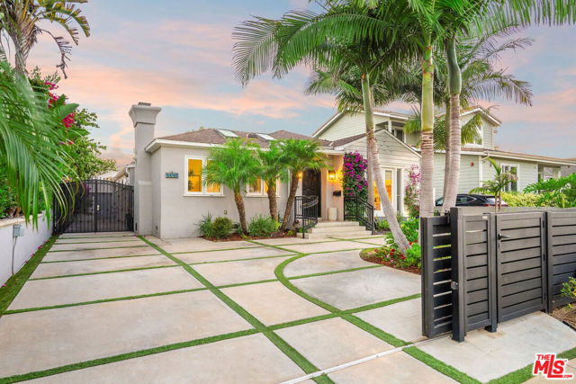 1116 Stanford Street, Santa Monica CA: https://media.crmls.org/mediaz/565a353a-9ec4-48c8-a503-6c98e5b462ec.jpg