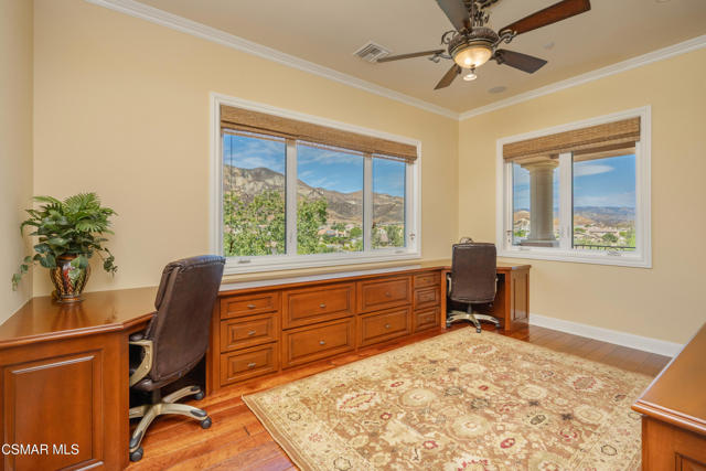 2462 Lost Canyons Drive, Simi Valley CA: https://media.crmls.org/mediaz/565b2c3b-5787-42d5-a0c7-509074578f2b.jpg