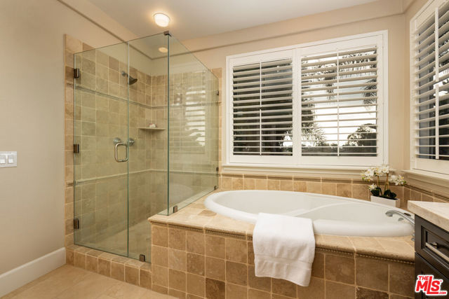 2767 Avenida De Autlan, Camarillo CA: https://media.crmls.org/mediaz/565c3cf4-8838-4e42-be01-7e5d2ab42571.jpg