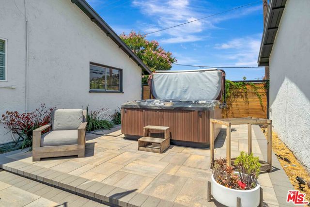 6814 Berquist Avenue, West Hills CA: https://media.crmls.org/mediaz/565cb530-0d79-4791-9594-473792d239d7.jpg