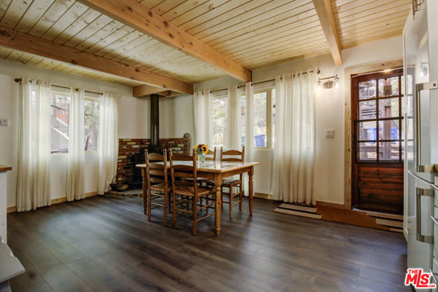 612 Kean Way, Big Bear City CA: https://media.crmls.org/mediaz/565d07c1-58e5-4e25-90e2-7c30b46f6c2b.jpg