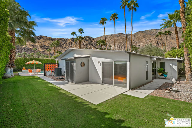 844 N Topaz Circle, Palm Springs, CA 92262