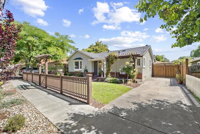 1986 Cottle Avenue, San Jose CA: https://media.crmls.org/mediaz/565ee886-787e-42e7-ad87-471da32e6b74.jpg