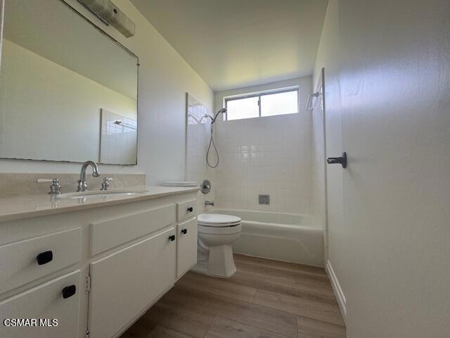 6507 Tamarind Street, Oak Park CA: https://media.crmls.org/mediaz/565f0dff-20d5-435f-9f1f-6546ee05c7c7.jpg