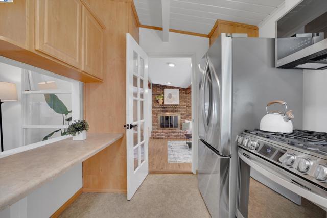956 Tamarack Ave, San Jose CA: https://media.crmls.org/mediaz/565fb079-de0a-419d-83a3-36b08990c701.jpg