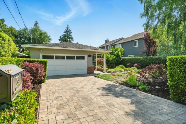 263 W Oakwood Boulevard, Redwood City CA: https://media.crmls.org/mediaz/5660373b-8642-44ac-85b5-63240c19b476.jpg