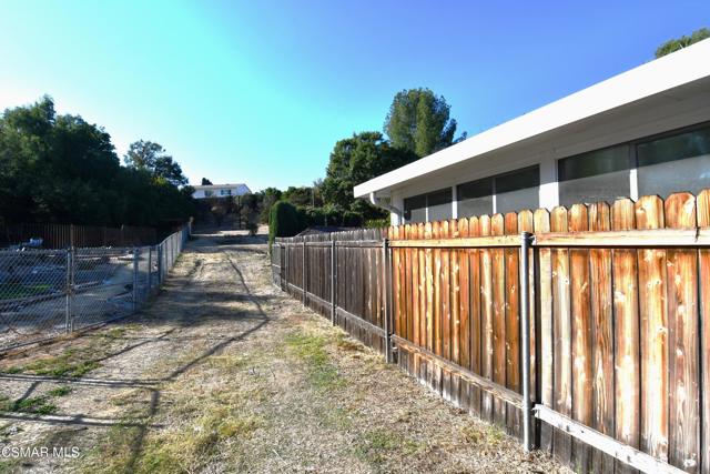 31 Wendy Side Driveway to Rear Yard2