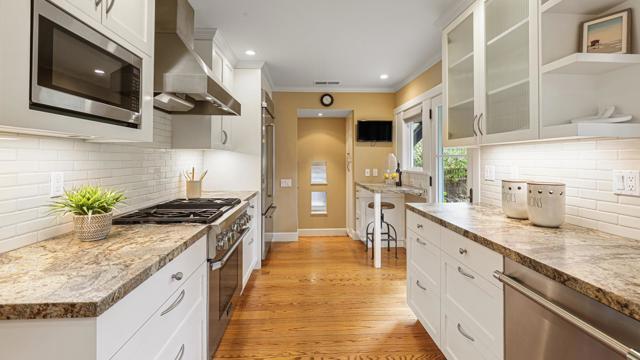 161 E Floresta Way, Portola Valley CA: https://media.crmls.org/mediaz/56616747-f66d-4169-ad73-37017ac2dea5.jpg