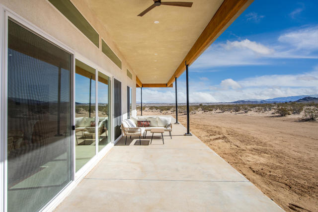 62751 Winters Road, Joshua Tree CA: https://media.crmls.org/mediaz/5661f1b3-8be6-4e8f-81fc-fd2d9c128447.jpg