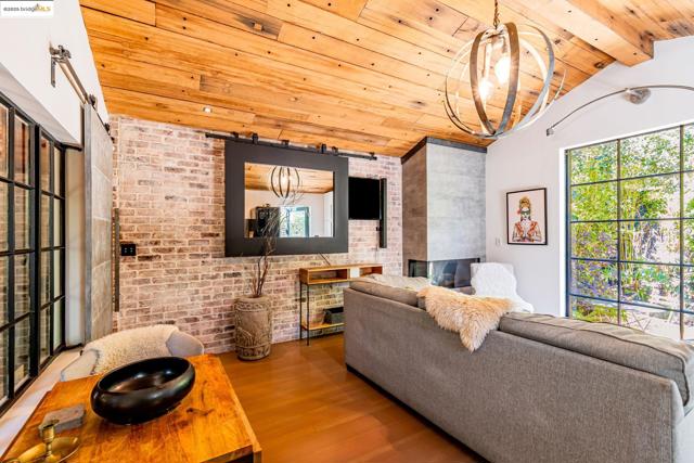 6108 Hillegass Ave, Oakland CA: https://media.crmls.org/mediaz/566229d9-ccfe-4a3d-80e8-2cba130bb137.jpg