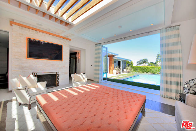 3054 Elvido Drive, Los Angeles CA: https://media.crmls.org/mediaz/5663101d-e5e3-46d9-8714-ddab11fda3e8.jpg