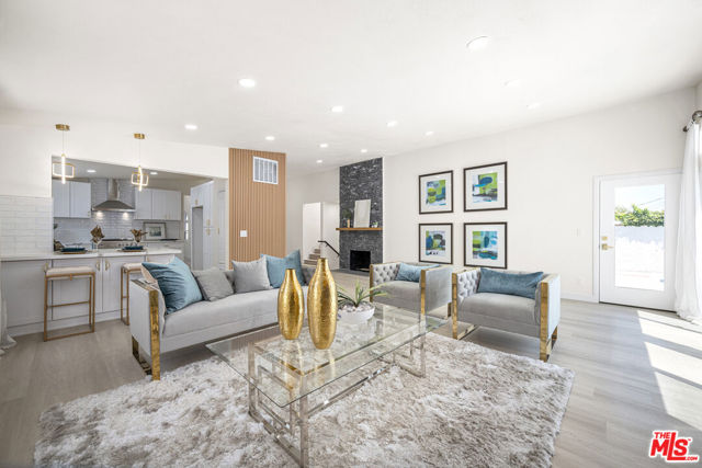 2733 Grand Summit Road, Torrance CA: https://media.crmls.org/mediaz/5663e15c-2389-4df5-96c6-d80b10e381da.jpg
