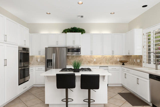 Image 8 of 44 For 48540 Capistrano Way