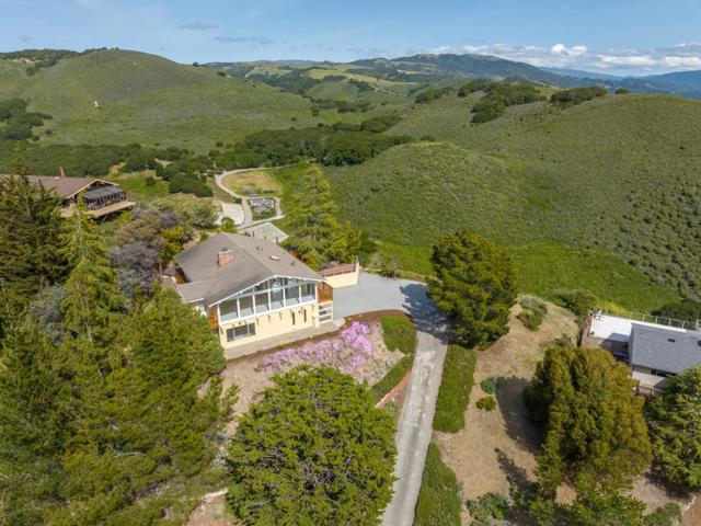 25625 Tierra Grande Drive, Carmel CA: https://media.crmls.org/mediaz/56640ee2-f5ba-4658-a06c-5b46205f3c73.jpg