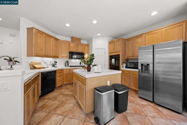 Image 17 of 60 For 868 Deer Spring Cir