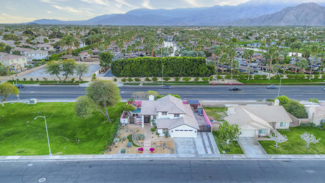 80687 Veranda Lane, Indio CA: https://media.crmls.org/mediaz/56649c34-b507-4f00-840b-5f46fa771be1.jpg