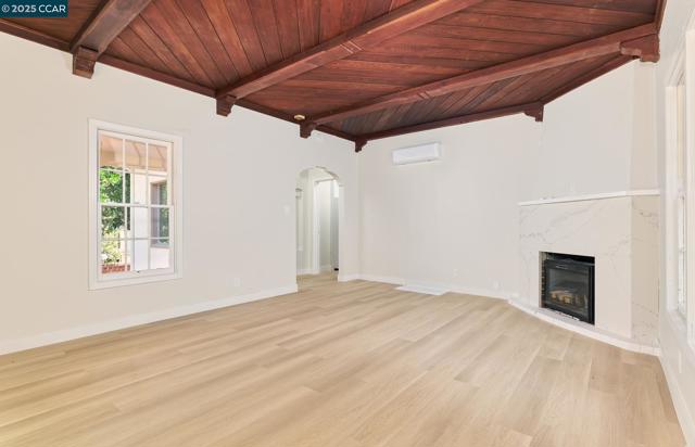 1335 Pine St, Pittsburg CA: https://media.crmls.org/mediaz/5664ed1d-8aa6-4997-aabe-c47c489887c4.jpg