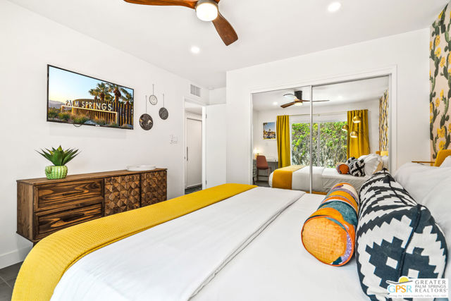 281 E Ocotillo Avenue, Palm Springs CA: https://media.crmls.org/mediaz/566534fa-5877-4825-9121-689f4f00ebbb.jpg