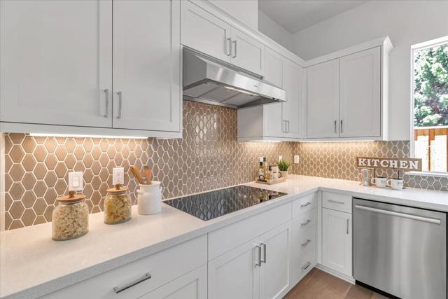 326 Isabelline Court, San Ramon CA: https://media.crmls.org/mediaz/56656590-16ed-41ea-b23c-23233a1cb493.jpg