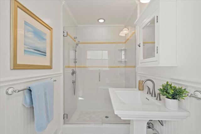 688 Kingswood Way, Los Altos CA: https://media.crmls.org/mediaz/56657b99-185a-4480-a791-76592210aff4.jpg