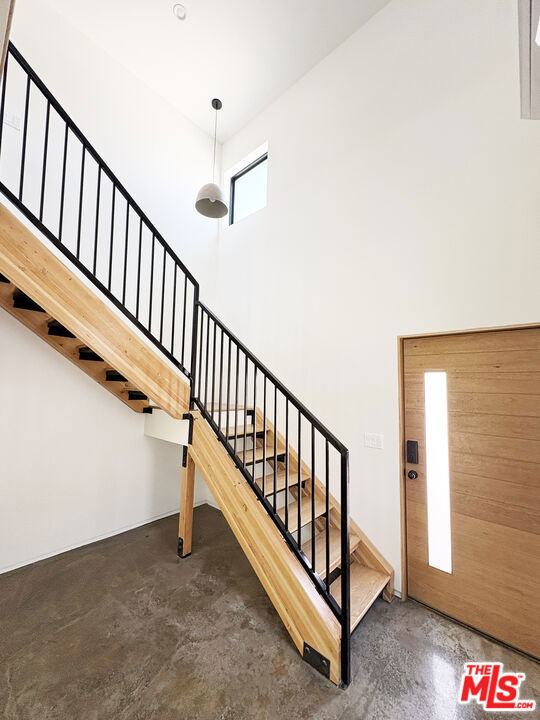 1340 1/2 2nd Avenue, Los Angeles CA: https://media.crmls.org/mediaz/56667a9c-8504-426e-8971-ee8ee1694a8e.jpg