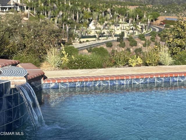 7111 Los Coyotes Place, Camarillo CA: https://media.crmls.org/mediaz/5666ff4e-1b49-4fc4-be5f-55cc20388c4c.jpg