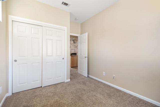 181 Maidenhair St, Pittsburg CA: https://media.crmls.org/mediaz/5667d2a7-8cb2-4112-acd7-1ea3f2ea1dab.jpg